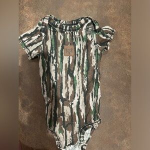 Bone collector onsie and hat realtree original